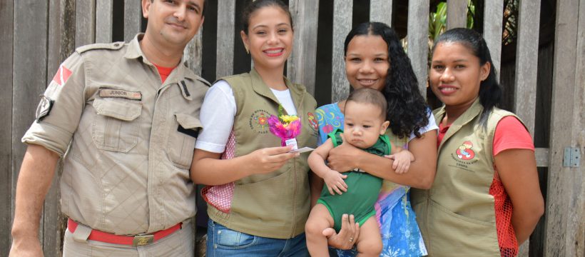 Doadoras do Projeto Banco de Leite recebem lembranças em comemoração ao Dia das Mulheres