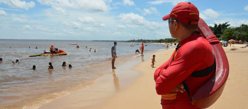 Operação Tiradentes do Corpo de Bombeiros na Ilha de Outeiro