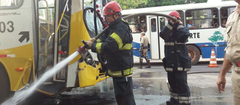 30º Grupamento Bombeiro Militar atua em ocorrência de trânsito