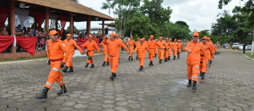 Academia Bombeiro Militar: 25 anos ensinando a comandar heróis com maestria e disciplina