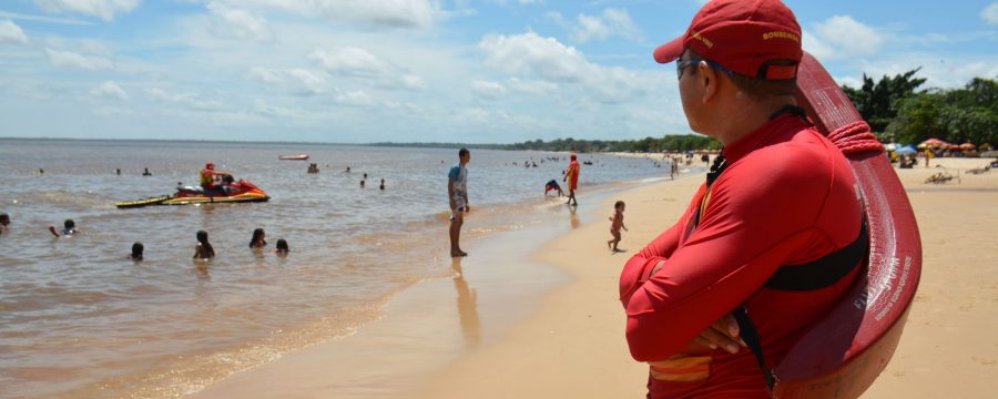 Operação Tiradentes do Corpo de Bombeiros na Ilha de Outeiro