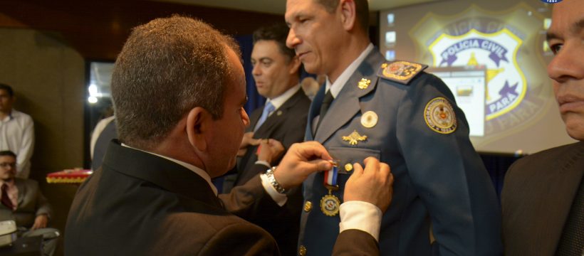 CBMPA recebe medalha do Mérito Policial Civil