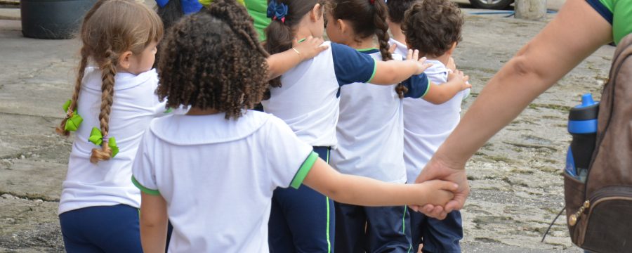 Escola bilíngue visita o CBMPA