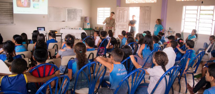 Militares do 12º GBM realizam palestra sobre os riscos do uso de linha encerada