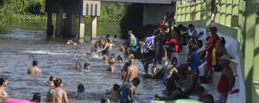 Bombeiros atuam na proteção de veranistas também nos igarapés