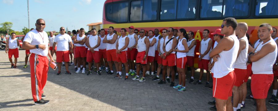 Bombeiros participam de teste de Corrida e natação para avaliar a capacidade Física.