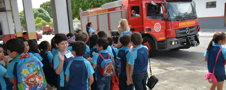 Alunos de escola de Belém visitam o Comando Geral do CBMPA