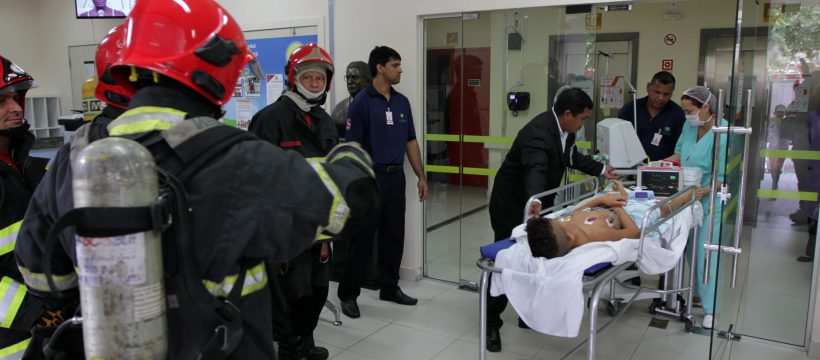 Bombeiros realizam simulação e treinamento para funcionários do Hospital Oncológico Infantil