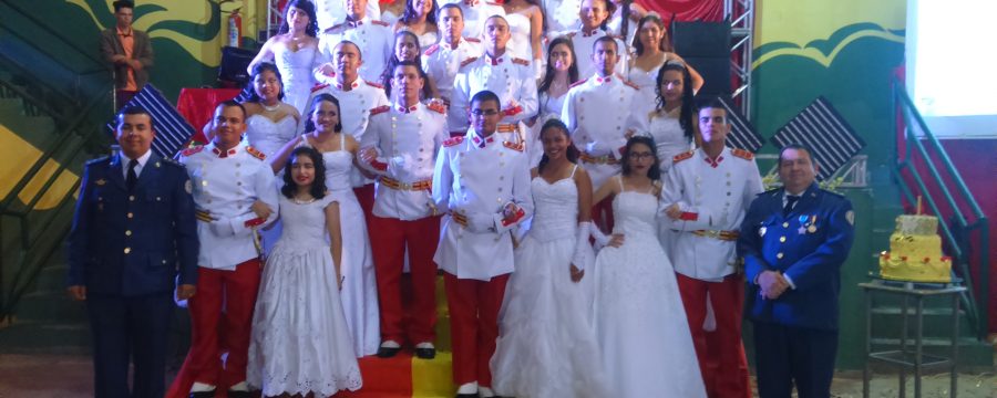 Cadetes da ABM realizam sonho em Baile de Debutantes no 17° GBM