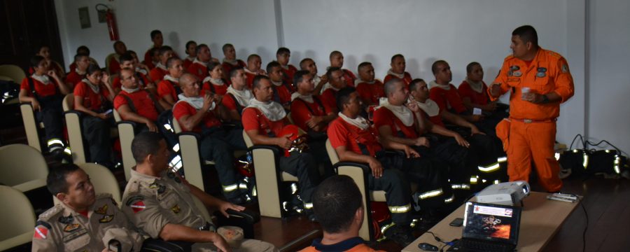 Aula Inaugural do Estágio de Combate a Incêndio Urbano debate Fundamentos de Defesa Civil 