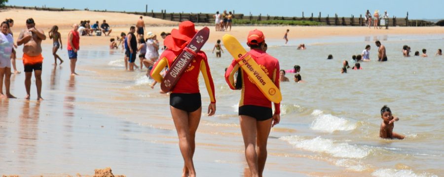 Praias com reforço de guarda vidas nesta virada de ano