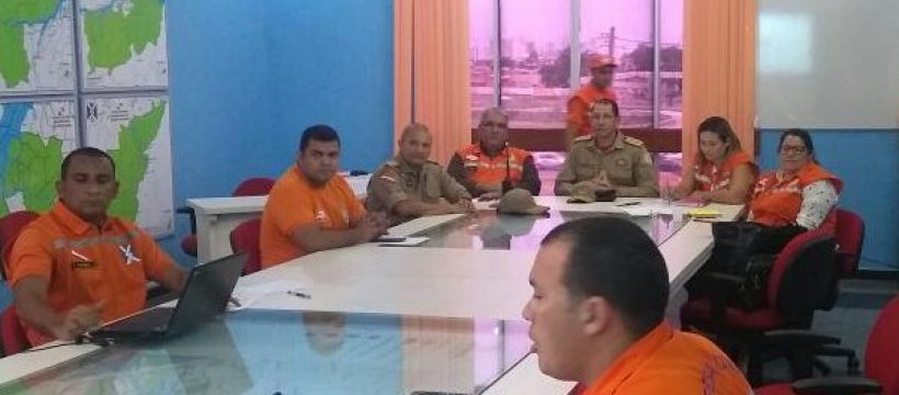 Defesa Civil se reúne com Governador para decidir ações
