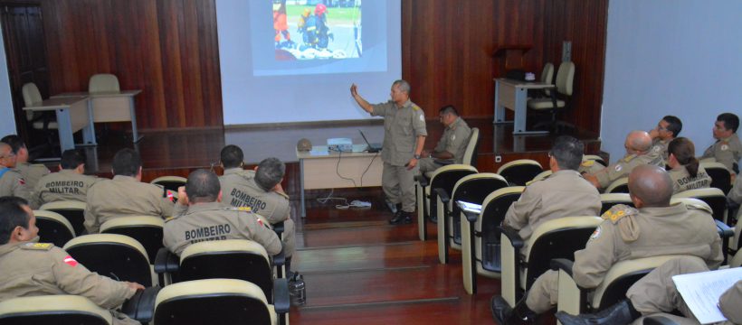 Reunião com os oficiais superiores de dia do CBMPA