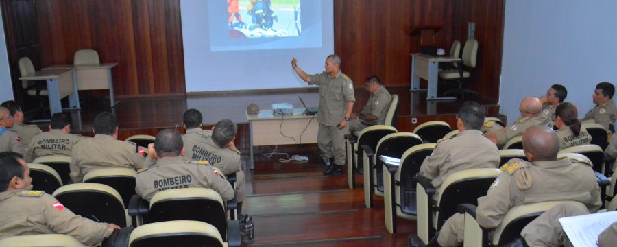 Reunião com os oficiais superiores de dia do CBMPA