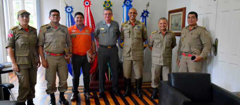 COMANDANTE GERAL REALIZA UMA VISITA INSTITUCIONAL AO 4º DISTRITO NAVAL