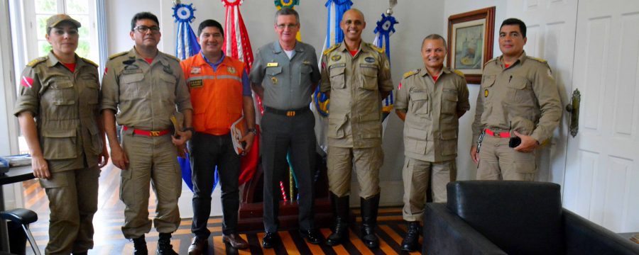 COMANDANTE GERAL REALIZA UMA VISITA INSTITUCIONAL AO 4º DISTRITO NAVAL