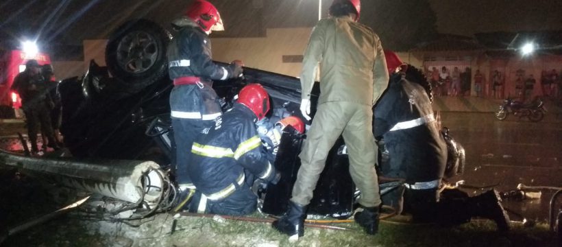 Militares do 4º GBM realizam desencarceramento de vítima em acidente de trânsito