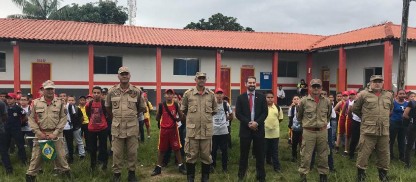 Comandante Geral e Secretário Estadual de Segurança visitam 4º Grupamento de Bombeiros Militar.