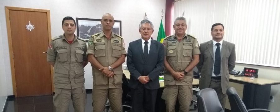 COMANDANTE GERAL VISITA O TRIBUNAL REGIONAL ELEITORAL