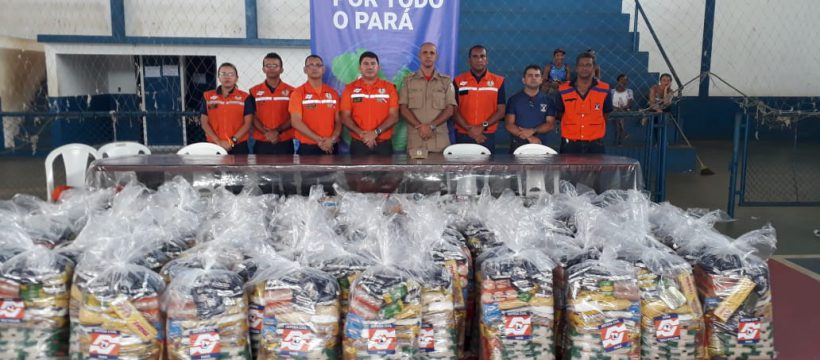 400 CESTAS BÁSICAS SÃO ENTREGUES PELO CORPO DE BOMBEIROS AOS MORADORES DE SÃO DOMINGOS DO CAPIM