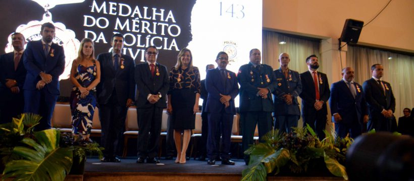 CBMPA RECEBE MEDALHA DO MÉRITO DA POLÍCIA CIVIL