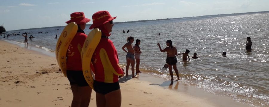 Tranquilidade marca mais um dia de verão na Ilha de Outeiro