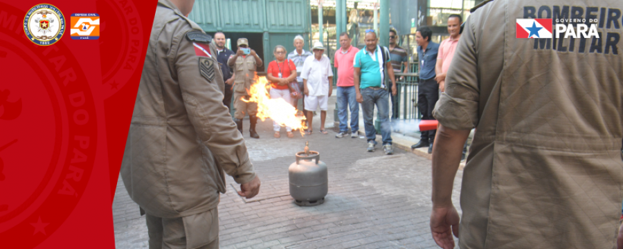 Corpo de Bombeiros faz ação preventiva no mercado Ver-o-Peso