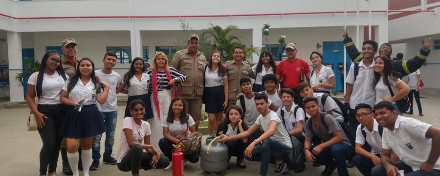 Corpo de Bombeiro Militar na Comunidade: visita a Escola Paes de Carvalho