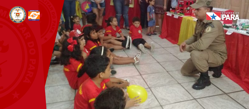 BOMBEIROS MILITARES RECEBEM HOMENAGEM DE ALUNOS DE UMA ESCOLA INFANTIL EM BELÉM