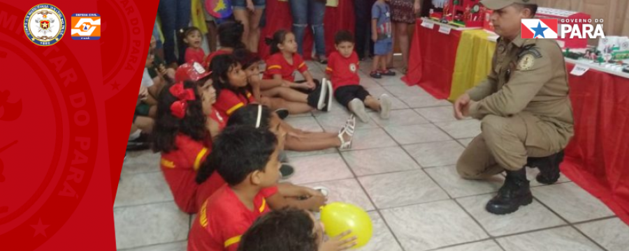 BOMBEIROS MILITARES RECEBEM HOMENAGEM DE ALUNOS DE UMA ESCOLA INFANTIL EM BELÉM