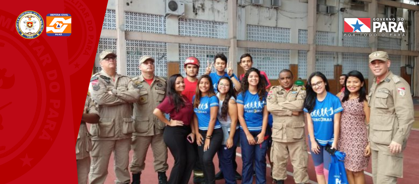 Bombeiros Militares participam de Feira vocacional em escola