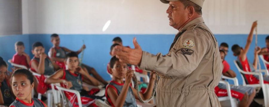 Há 27 anos, a Escola da Vida incentiva a cultura de paz e faz a diferença na vida de jovens carentes