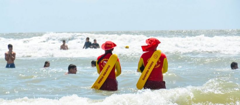 Corpo de Bombeiros alerta banhistas para riscos de afogamento