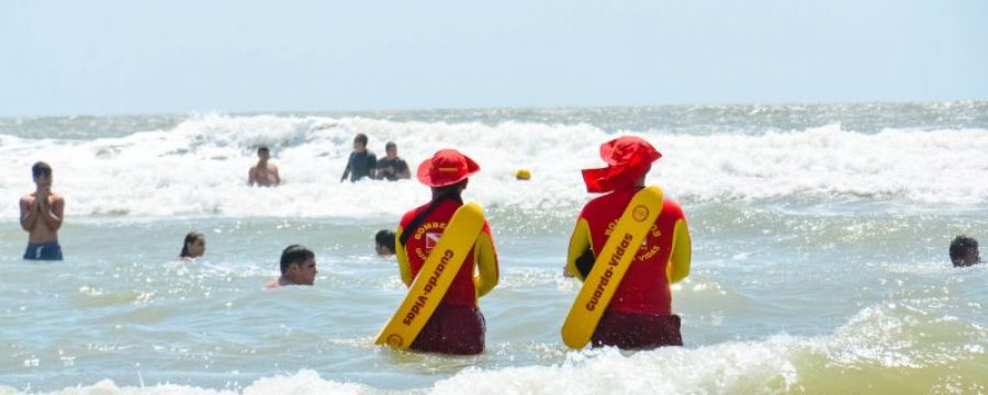 Corpo de Bombeiros alerta banhistas para riscos de afogamento