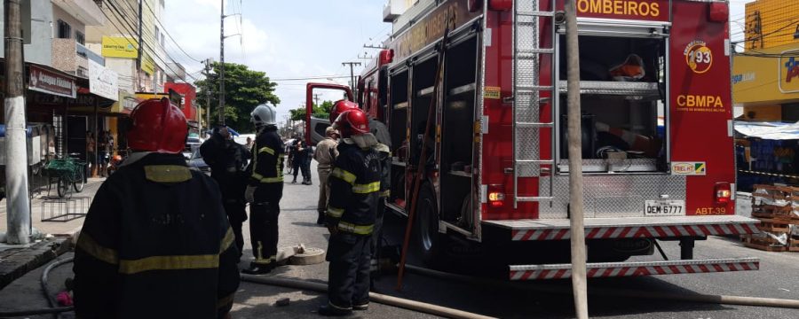 Incêndio em casa de bolos no bairro do Guamá