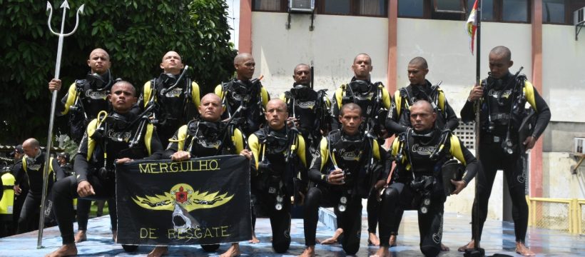 Corpo de Bombeiros realiza formatura de nova turma de mergulhadores de resgate