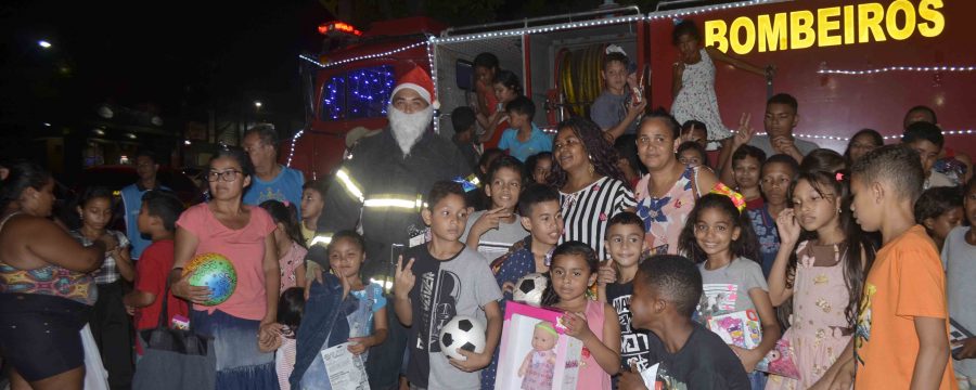 CORPO DE BOMBEIROS MILITAR DO PARÁ PROMOVE NATAL SOLIDÁRIO PARA CRIANÇAS DA COMUNIDADE DO AURÁ