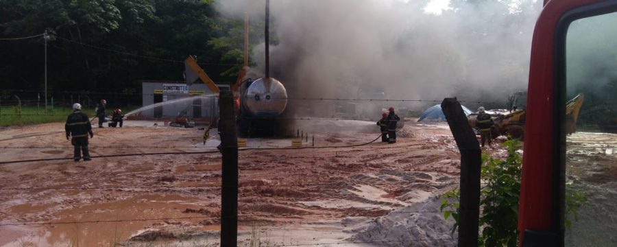 CBMPA atende ocorrência de incêndio em Marituba