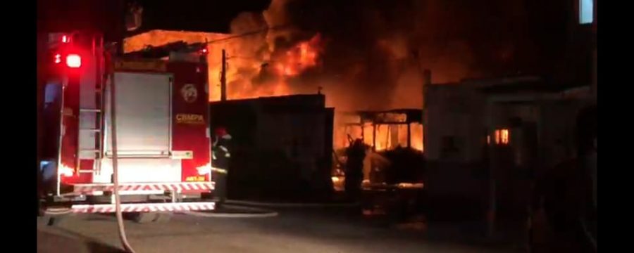 INCÊNDIO ATINGE GARAGEM DE ÔNIBUS NA TERRA FIRME