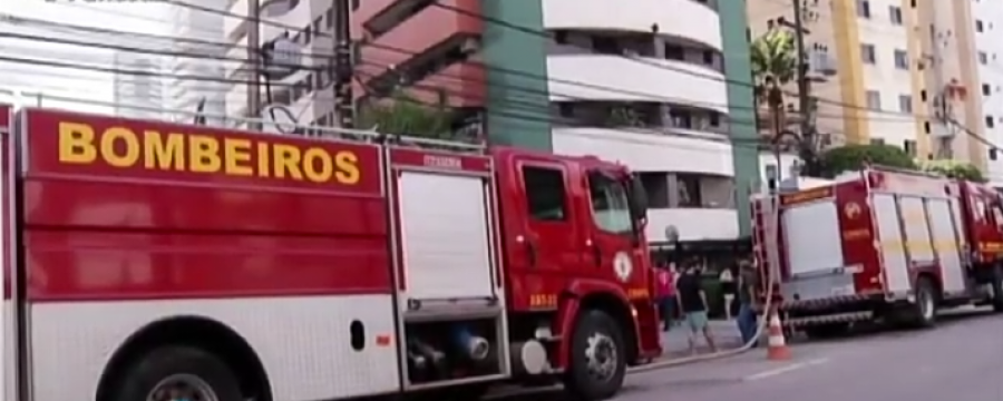 CBMPA COMBATE INCÊNDIO EM GARAGEM DE PRÉDIO NO UMARIZAL