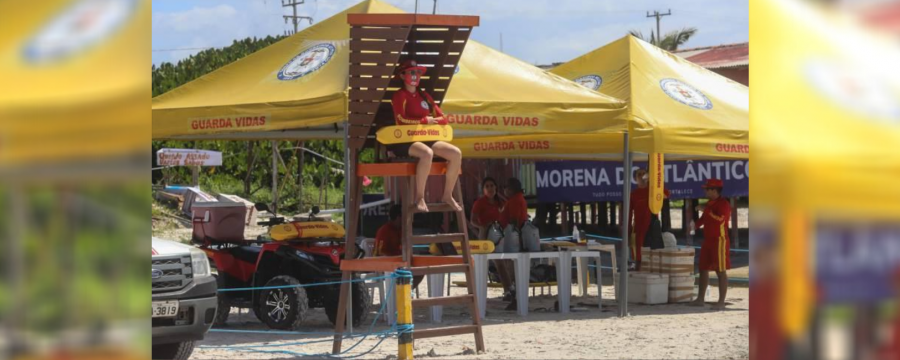 Bombeiros instalam torres de observação para salva-vidas em Salinas