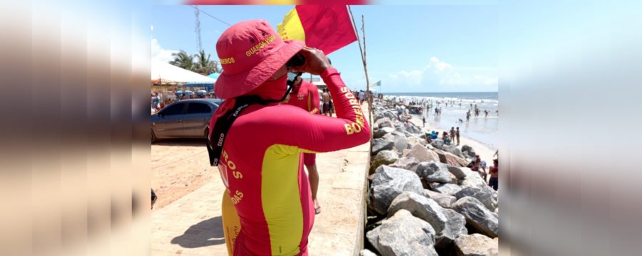 PRAIA DE AJURUTEUA, EM BRAGANÇA, TAMBÉM CONTA COM PROTEÇÃO BALNEÁRIA POR GUARDA-VIDAS