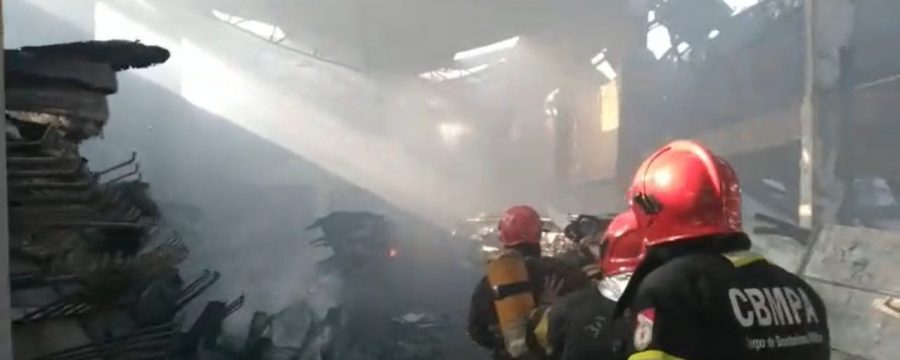 17⁰ GBM ATUA EM INCÊNDIO NO MUNICÍPIO DE SÃO CAETANO DE ODIVELAS